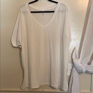 Soft & comfy simple white T